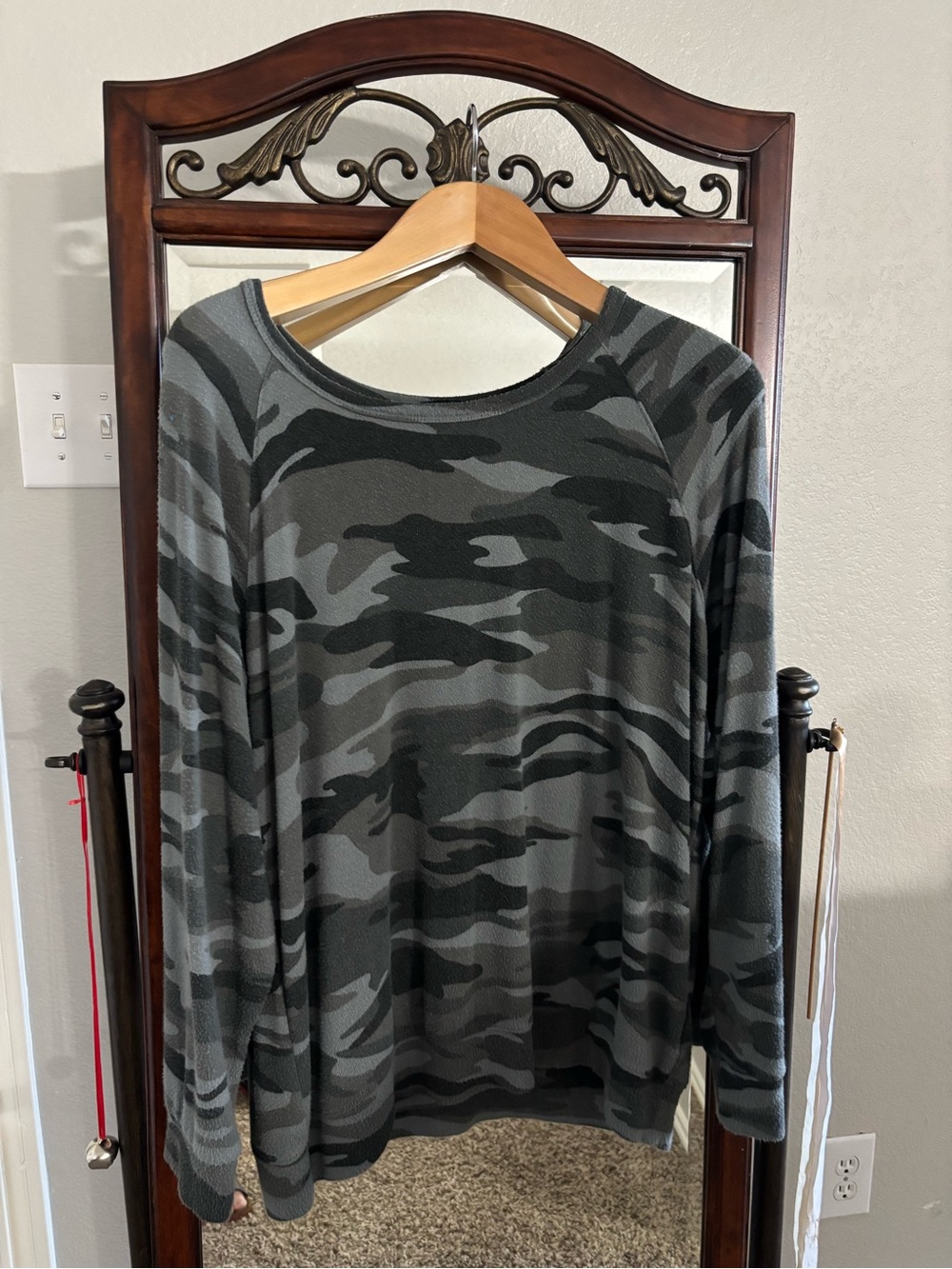Buffalo David Bitton Sweater Womens XL Gray Brown Camo Pullover Ultra Soft Cozy